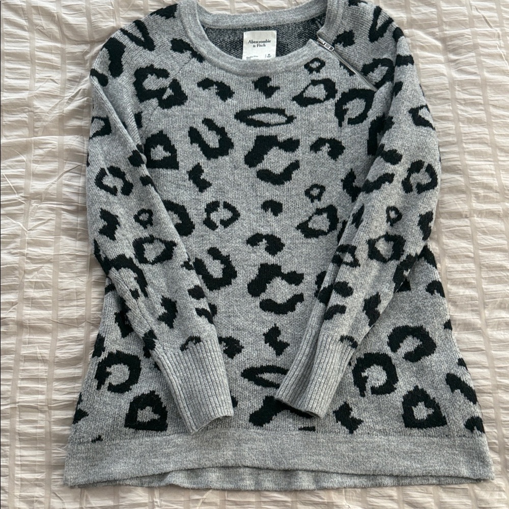 Abercrombie & Fitch Gray and Black Leopard Print Sweater